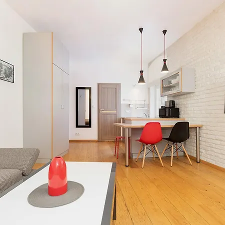 Апартаменти Strzalowa By Renters *