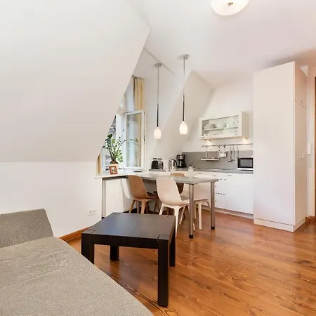 Apartamento Strzalowa By Renters *