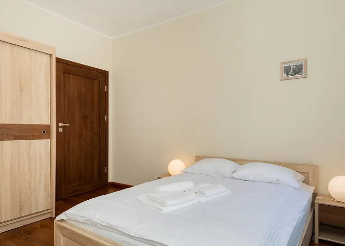 Strzalowa By Renters Apartment *